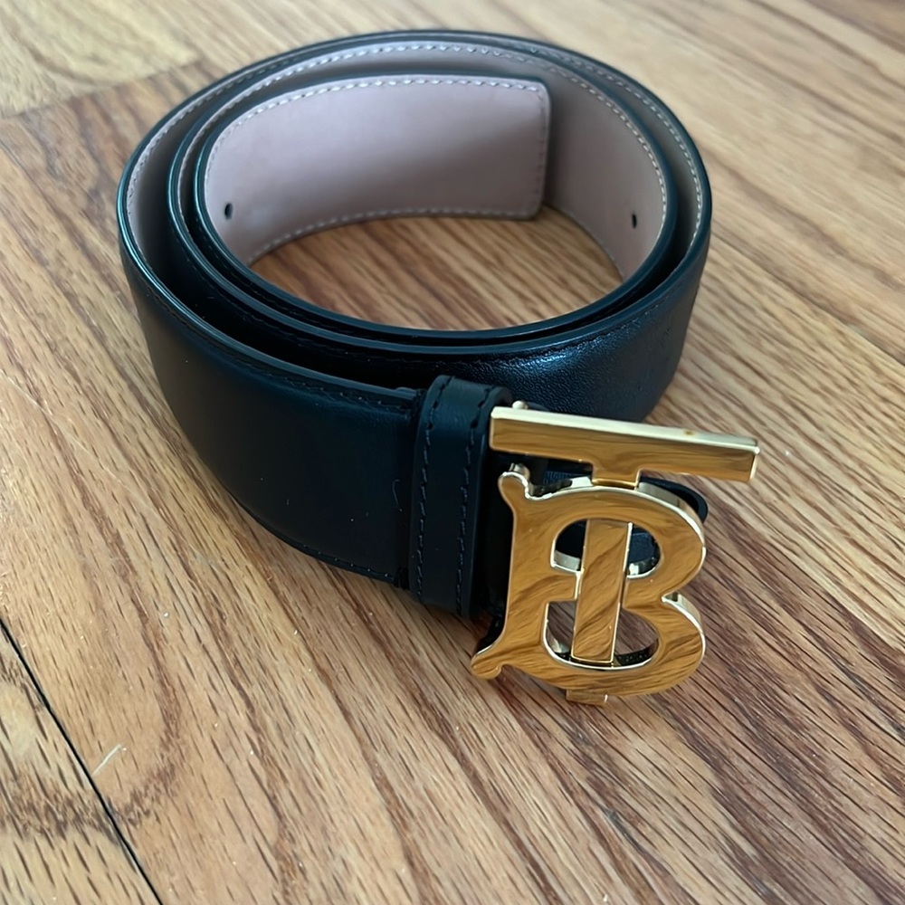 Burberry leather belt with gold TB belt